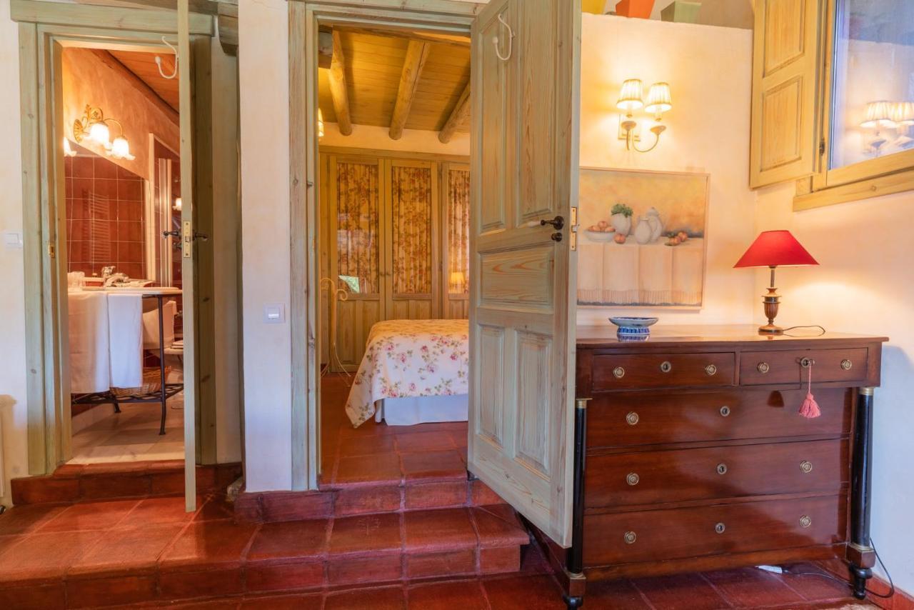 Posada Real La Casa De Arriba Navarredonda de Gredos Rom bilde